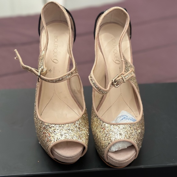 Heels - Picture 3 of 4